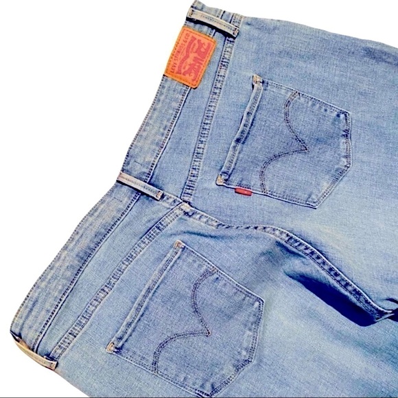 Levi’s Classic Mid-rise Skinny Jeans Women’s Size 18 Light Wash Like New - Picture 9 of 9
